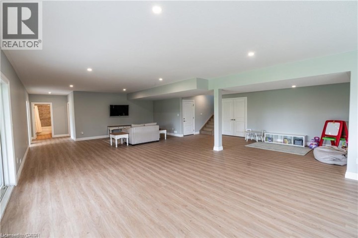Photo 32 at 21 Hudson Drive, Oakhill Dr, Brantford