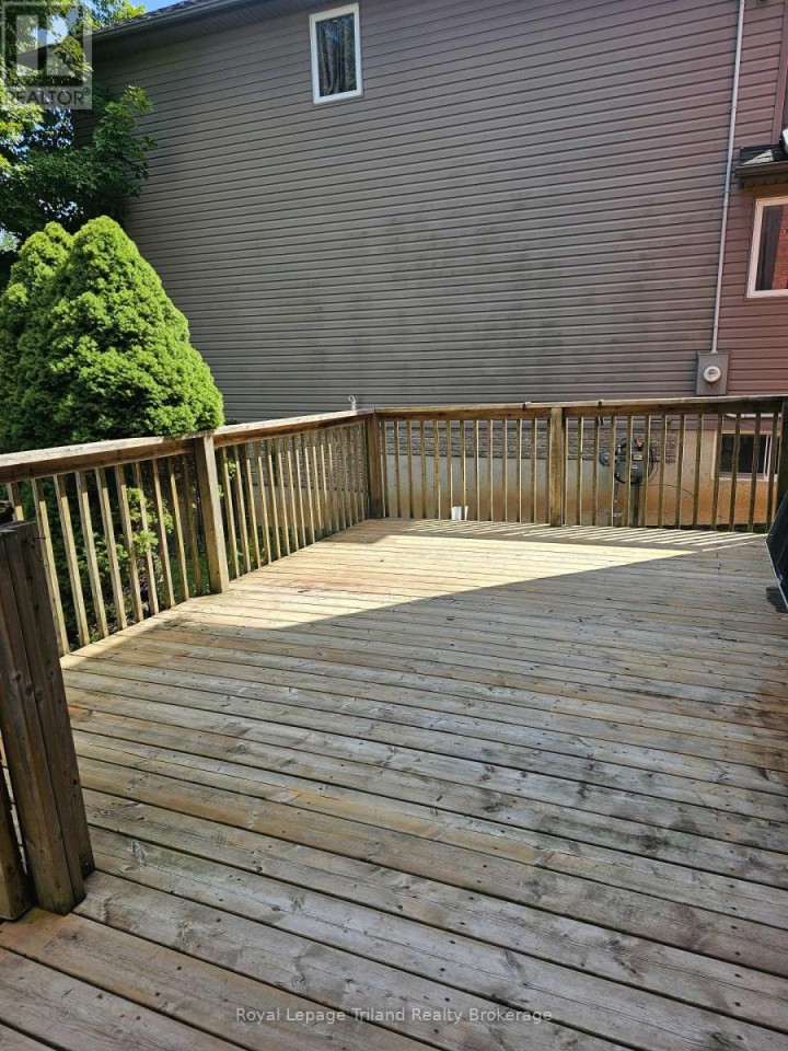 Photo 3 at 86 N Victoria Street, Woodstock - North, Woodstock