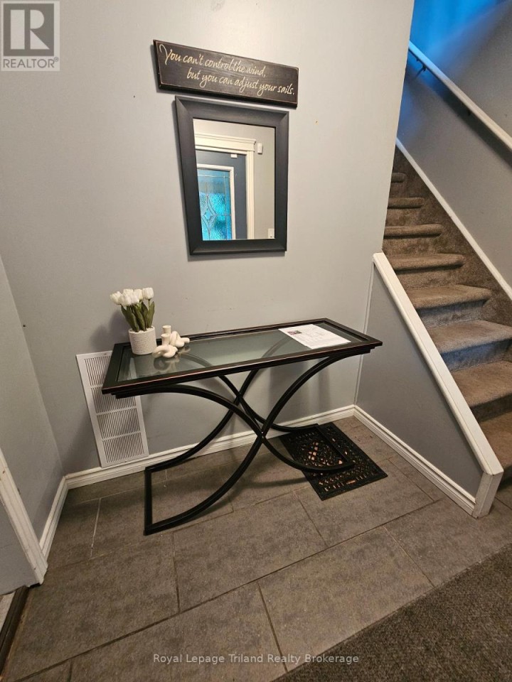 Photo 8 at 86 N Victoria Street, Woodstock - North, Woodstock