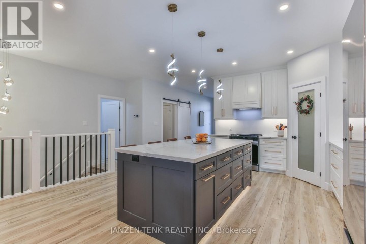 Photo 12 at 8 Charles Court, Port Burwell, Bayham