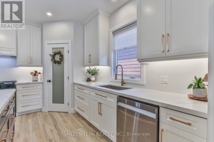 Photo 13 at 8 Charles Court, Port Burwell, Bayham