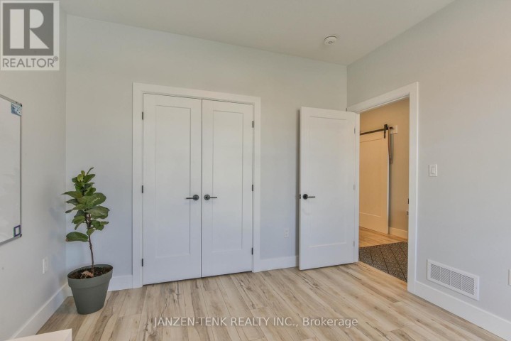 Photo 31 at 8 Charles Court, Port Burwell, Bayham