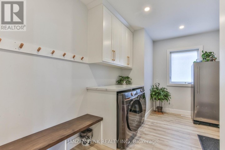 Photo 33 at 8 Charles Court, Port Burwell, Bayham
