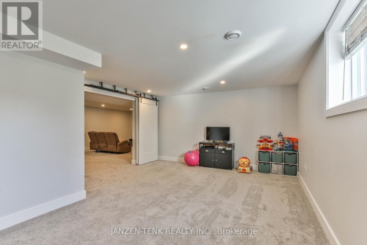Photo 37 at 8 Charles Court, Port Burwell, Bayham