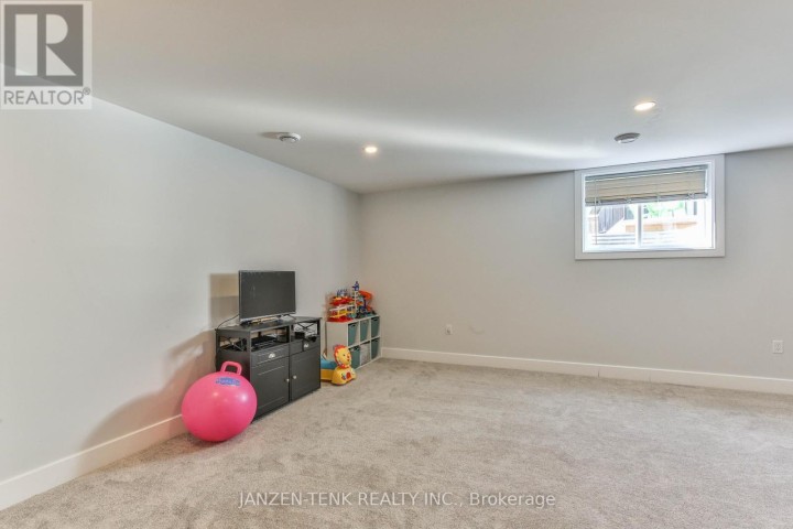 Photo 38 at 8 Charles Court, Port Burwell, Bayham