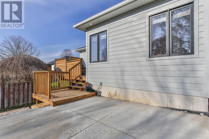 Photo 46 at 8 Charles Court, Port Burwell, Bayham