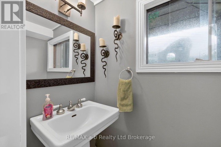 Photo 41 at 11 Princess Park Road, Ingersoll - South, Ingersoll