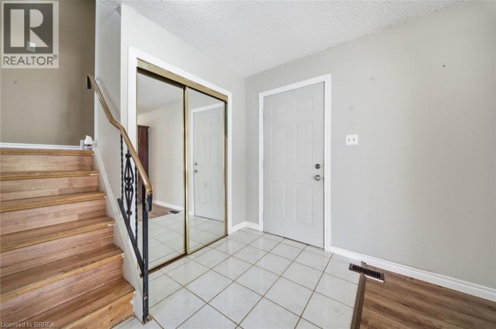 Photo 4 at 7 Sigurd Jensen Court, Cedarland, Brantford