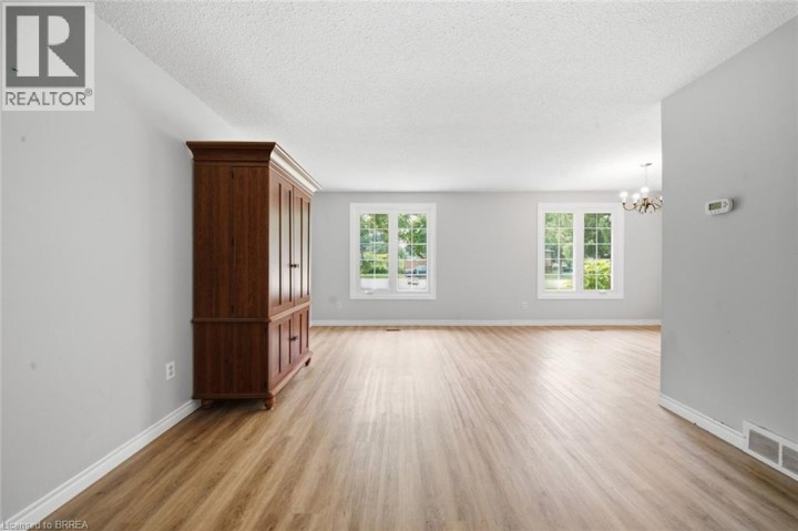 Photo 6 at 7 Sigurd Jensen Court, Cedarland, Brantford