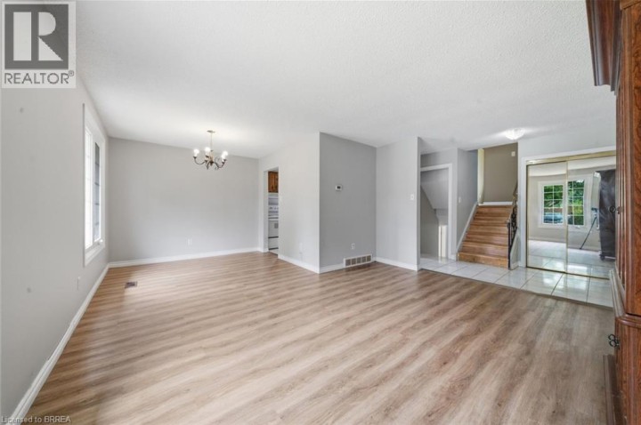 Photo 7 at 7 Sigurd Jensen Court, Cedarland, Brantford