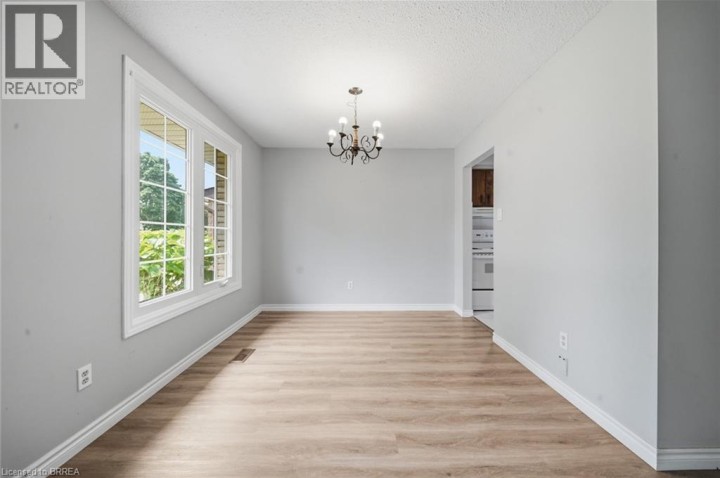 Photo 8 at 7 Sigurd Jensen Court, Cedarland, Brantford