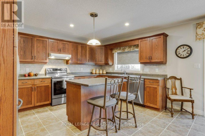 Photo 11 at 126 Glendale Drive, Tillsonburg