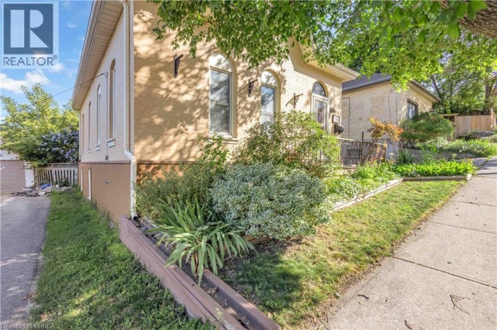 Photo 4 at 17 Scarfe Avenue, Holmedale, Brantford