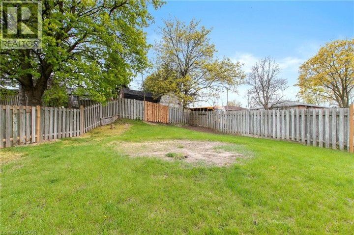 Photo 17 at 29 Woodlawn Avenue, Mayfair, Brantford