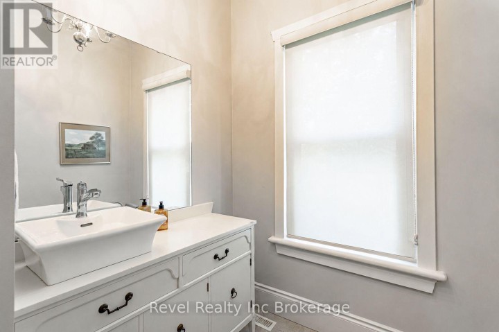 Photo 11 at 31 Givins Street, Woodstock - North, Woodstock