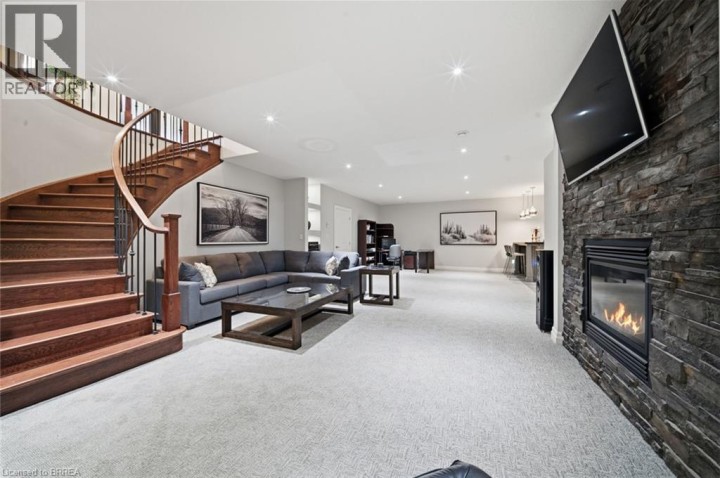 Photo 28 at 14 Ellington Place, Oakhill Dr, Brantford