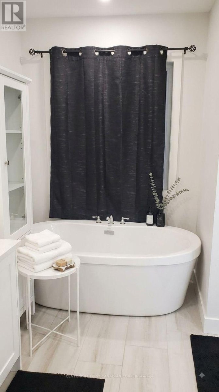 Photo 9 at 44 Kelly Drive, Ingersoll (Thamesford), Ingersoll