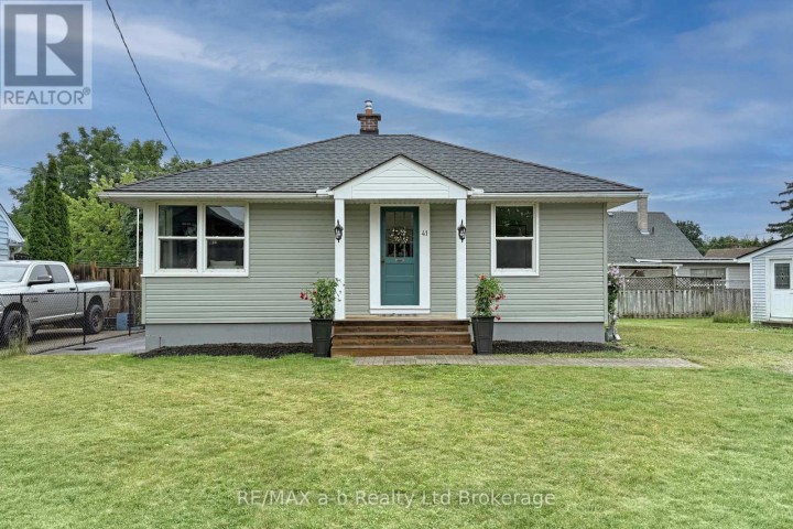 Photo 1 at 41 Kensington Street, Woodstock - North, Woodstock