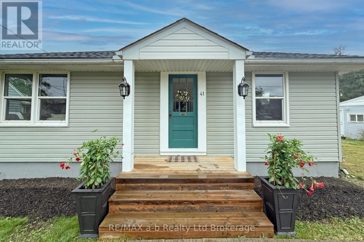 Photo 5 at 41 Kensington Street, Woodstock - North, Woodstock