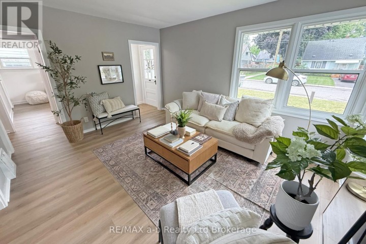 Photo 8 at 41 Kensington Street, Woodstock - North, Woodstock