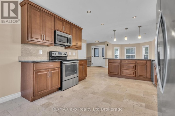 Photo 10 at 54 Pebble Beach Court, Woodstock - South, Woodstock