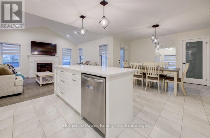 Photo 17 at 4 Livingston Drive, Tillsonburg