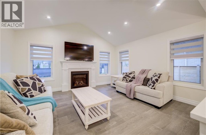 Photo 16 at 4 Livingston Drive, Tillsonburg