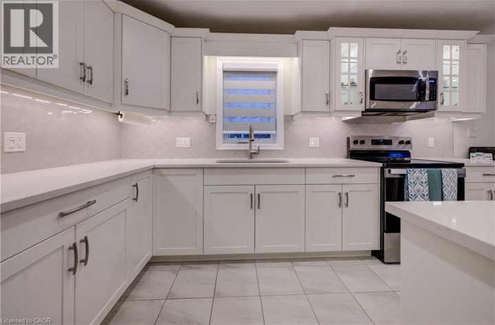 Photo 11 at 4 Livingston Drive, Tillsonburg