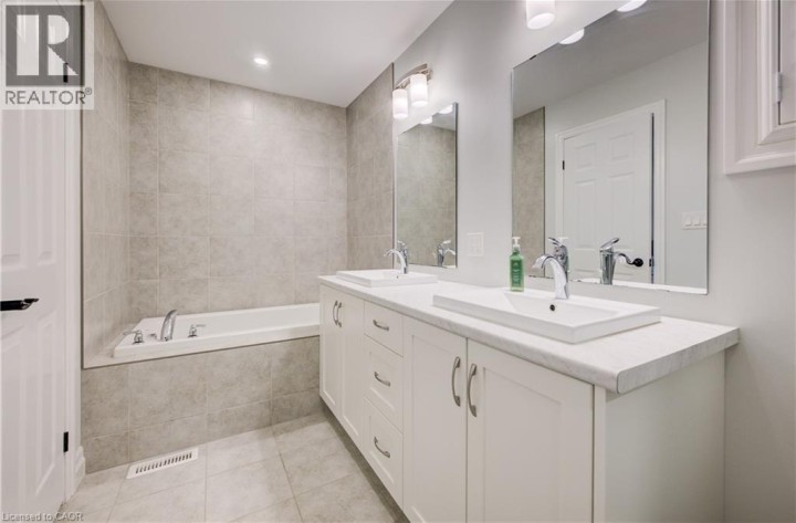 Photo 34 at 4 Livingston Drive, Tillsonburg