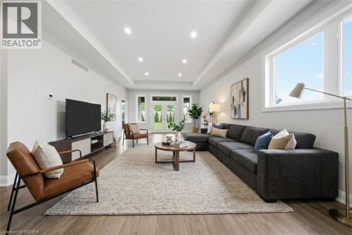 Photo 10 at 10 - 6 Beckett Drive, Beckett, Brantford