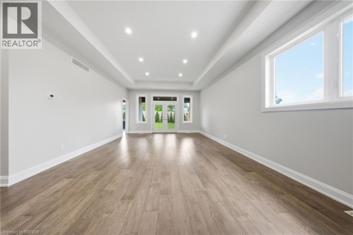 Photo 11 at 10 - 6 Beckett Drive, Beckett, Brantford
