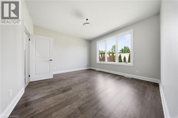 Photo 15 at 10 - 6 Beckett Drive, Beckett, Brantford