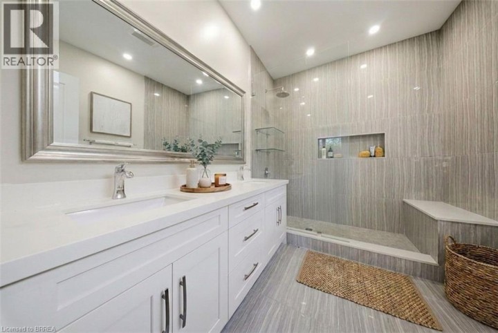 Photo 16 at 10 - 6 Beckett Drive, Beckett, Brantford