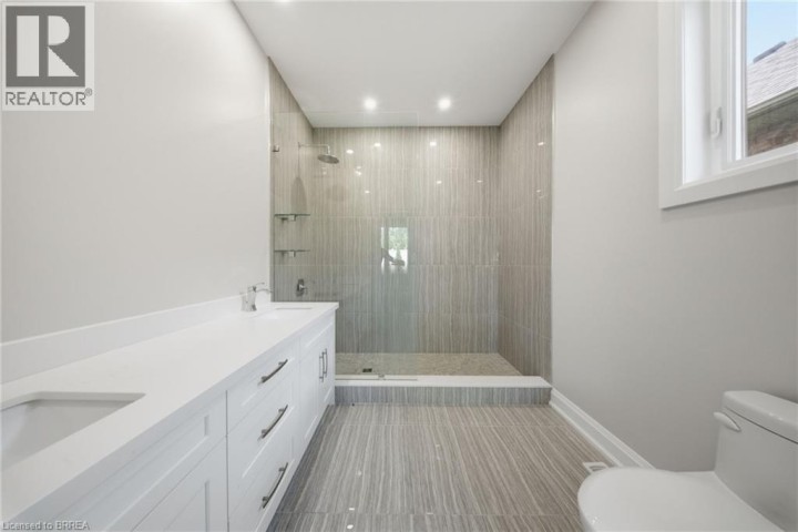 Photo 17 at 10 - 6 Beckett Drive, Beckett, Brantford