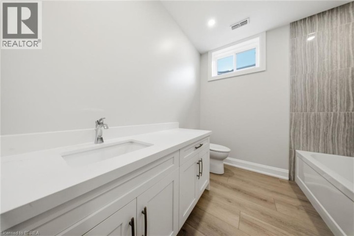 Photo 26 at 10 - 6 Beckett Drive, Beckett, Brantford