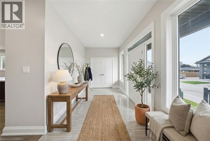 Photo 4 at 10 - 6 Beckett Drive, Beckett, Brantford
