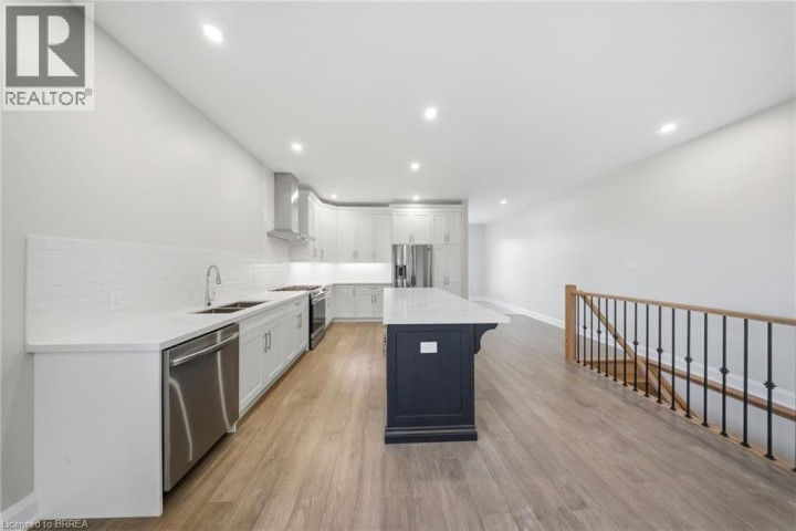 Photo 9 at 10 - 6 Beckett Drive, Beckett, Brantford