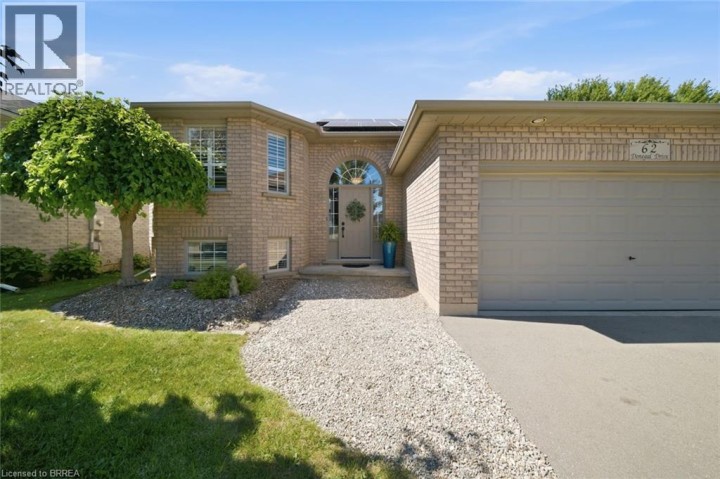 Photo 4 at 62 Donegal Drive, Donegal / Mcguiness, Brantford