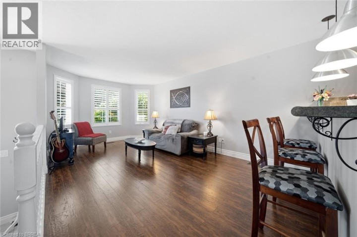 Photo 7 at 62 Donegal Drive, Donegal / Mcguiness, Brantford