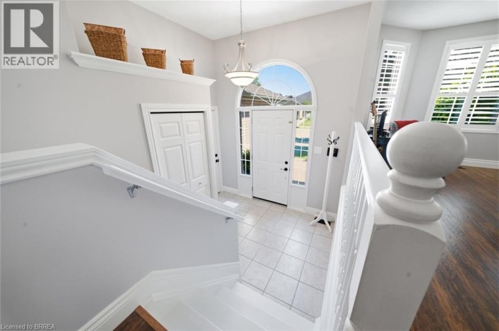 Photo 6 at 62 Donegal Drive, Donegal / Mcguiness, Brantford
