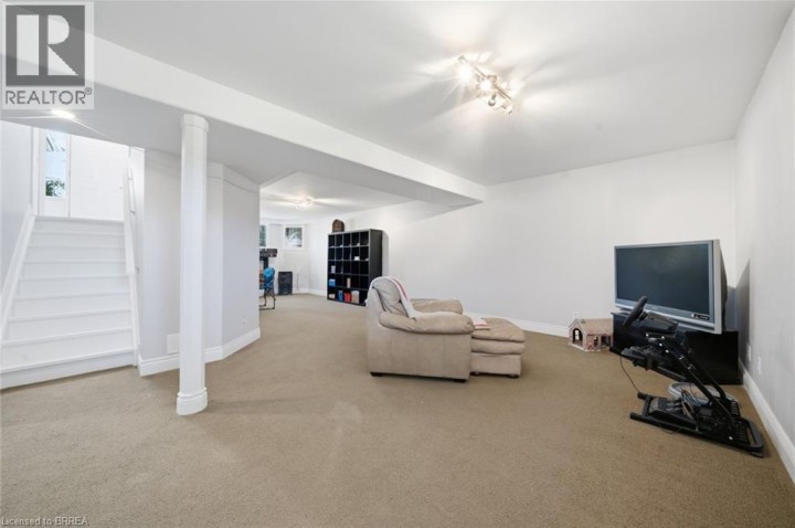 Photo 19 at 62 Donegal Drive, Donegal / Mcguiness, Brantford
