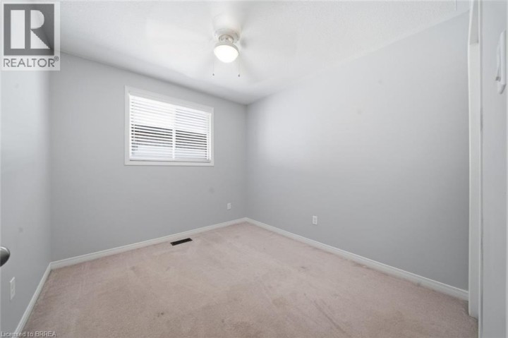Photo 17 at 62 Donegal Drive, Donegal / Mcguiness, Brantford