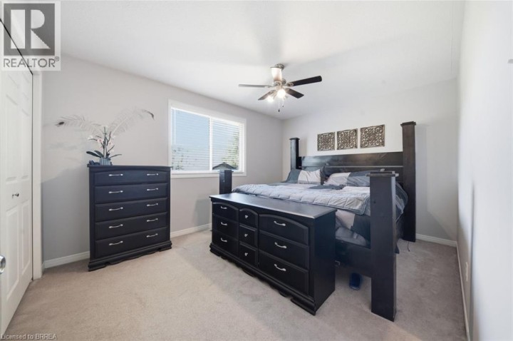 Photo 18 at 62 Donegal Drive, Donegal / Mcguiness, Brantford