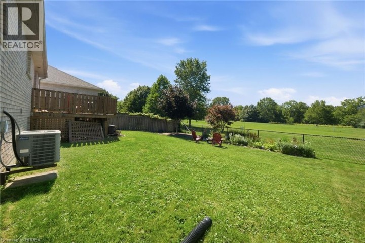 Photo 32 at 62 Donegal Drive, Donegal / Mcguiness, Brantford