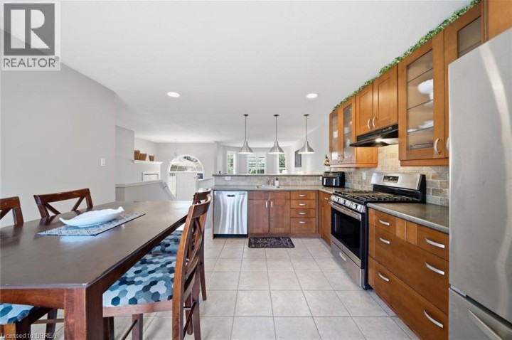 Photo 13 at 62 Donegal Drive, Donegal / Mcguiness, Brantford