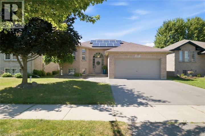 Photo 1 at 62 Donegal Drive, Donegal / Mcguiness, Brantford