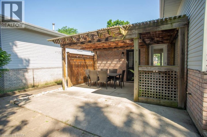 Photo 31 at 27 Myrtleville Drive, Woodlawn, Brantford