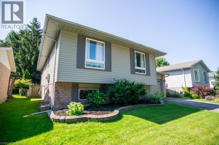 Photo 4 at 27 Myrtleville Drive, Woodlawn, Brantford