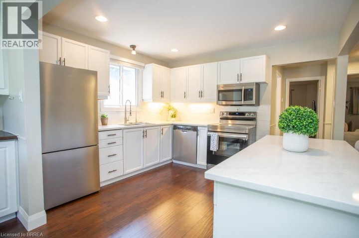 Photo 13 at 27 Myrtleville Drive, Woodlawn, Brantford