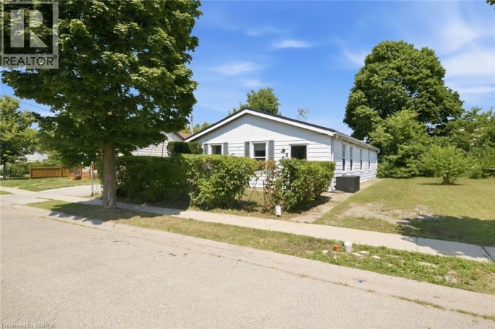 Photo 1 at 8 Russell Street, North Park / Wood St., Brantford